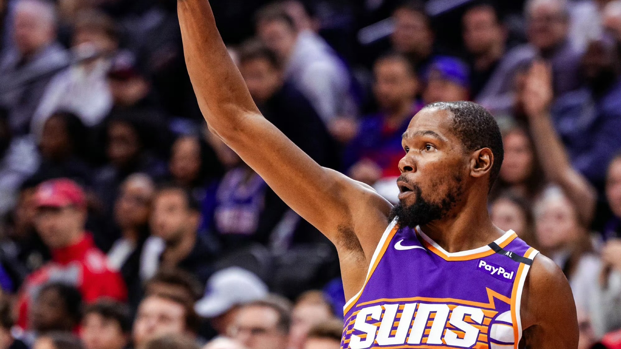 意大利男篮血洗勇士，乔治三分雨点燃全场