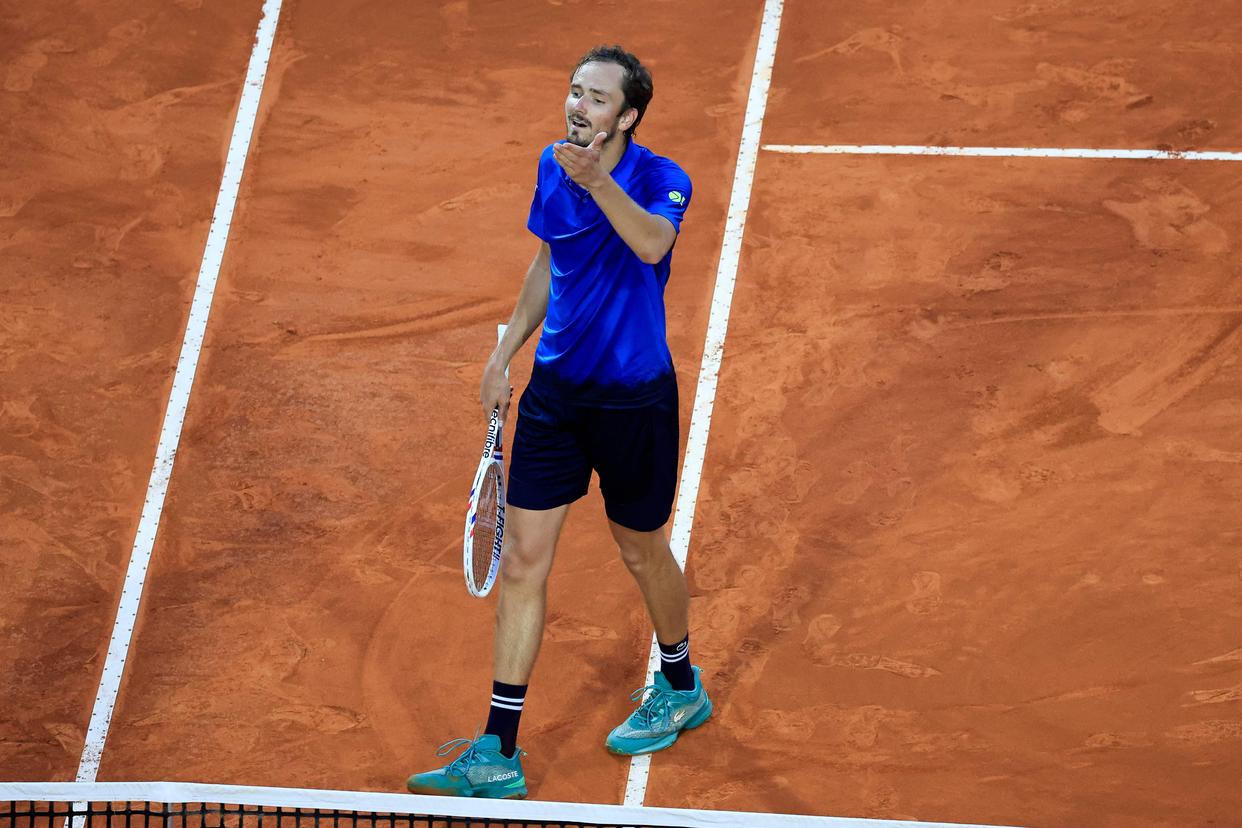 西班牙网球队轻取德国网球队,梅德韦杰夫送出助攻 西班牙网球队轻取德国网球队,梅德韦杰夫送出助攻