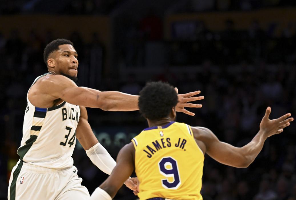 湖人B队横扫尼克斯，波尔津吉斯爆发神勇