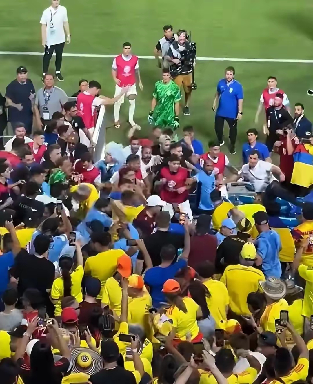 包含美洲杯热度飙升,网友热议不断的词条 包含美洲杯热度飙升,网友热议不断的词条