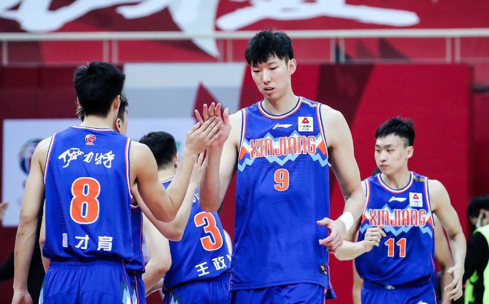 广州队轻取北京队，周琦带队取胜