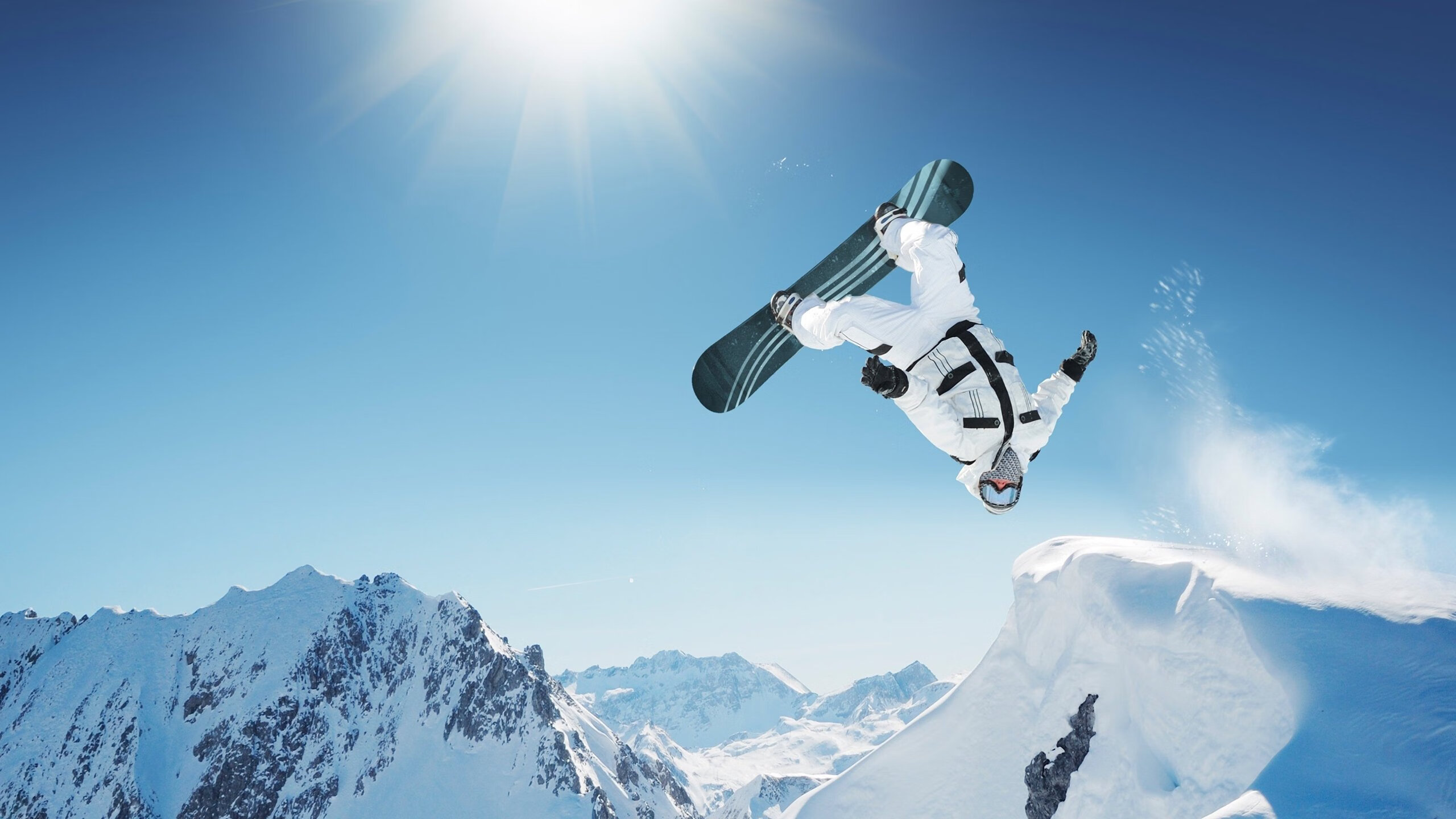 当东契奇用三双诠释巨星价值,黄蜂的险胜却揭示了篮球的另一重真相