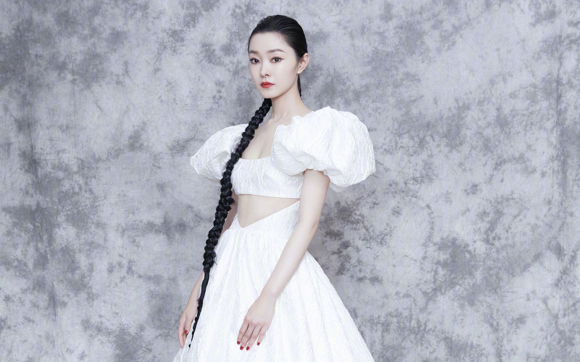 全球篮球周末，包夹与翱翔，森林狼轻取雷霆，字母哥在德甲争冠战接管比赛