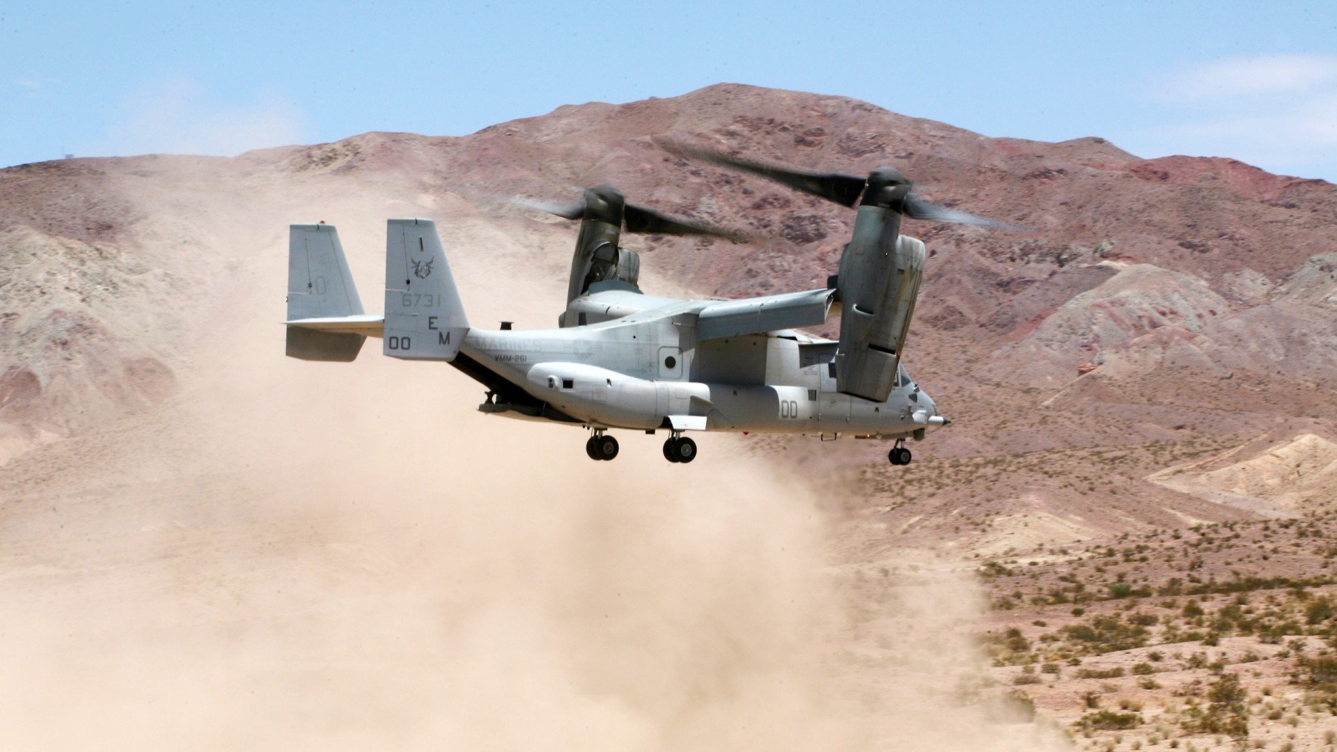 绿茵场上的双重奏—卡马文加的锋芒与丹麦铁骑的秩序