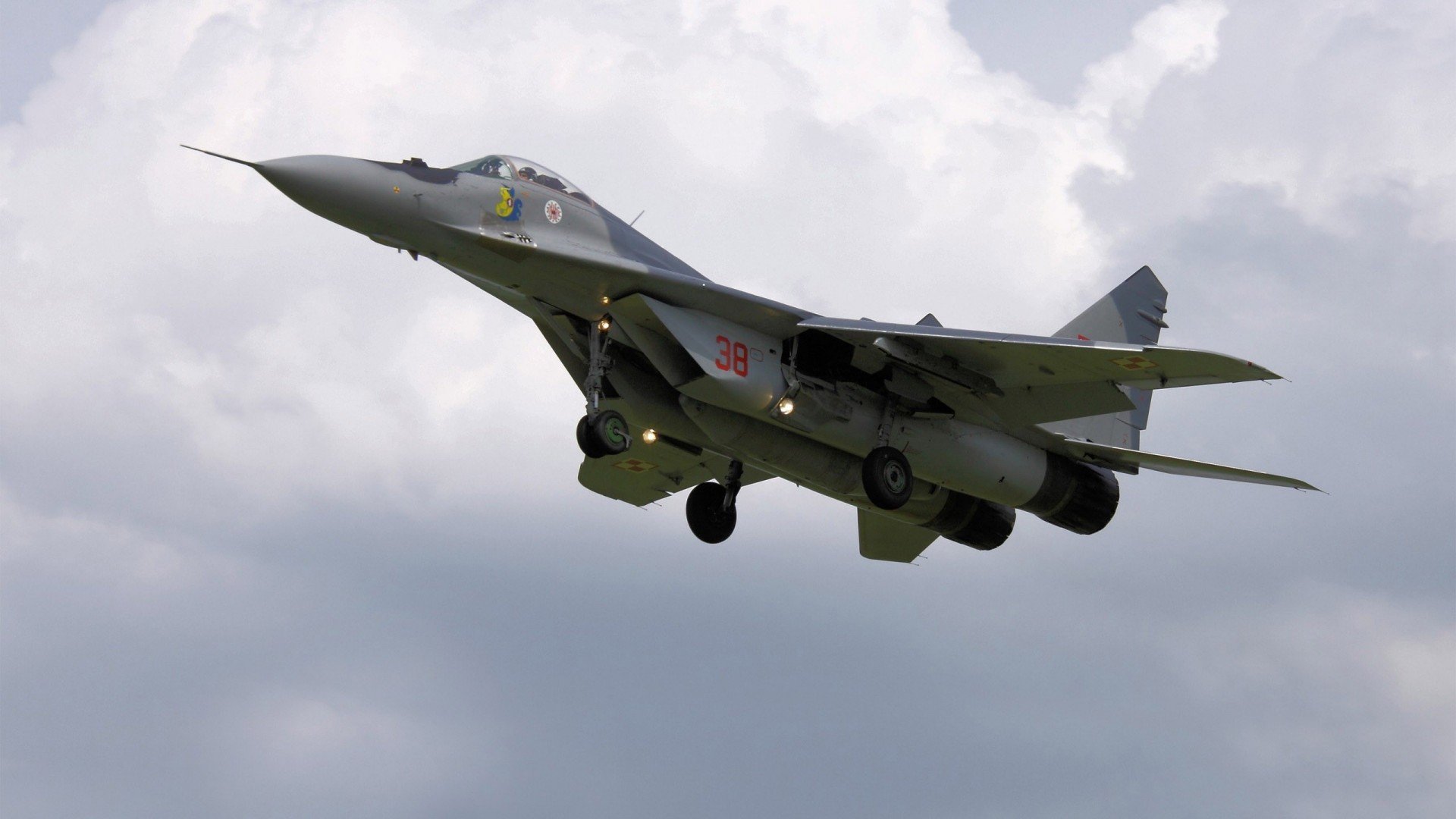 烽火绿茵场，第聂伯之盾击穿蓝鹰防线，苏亚雷斯千球铸就和平勋章