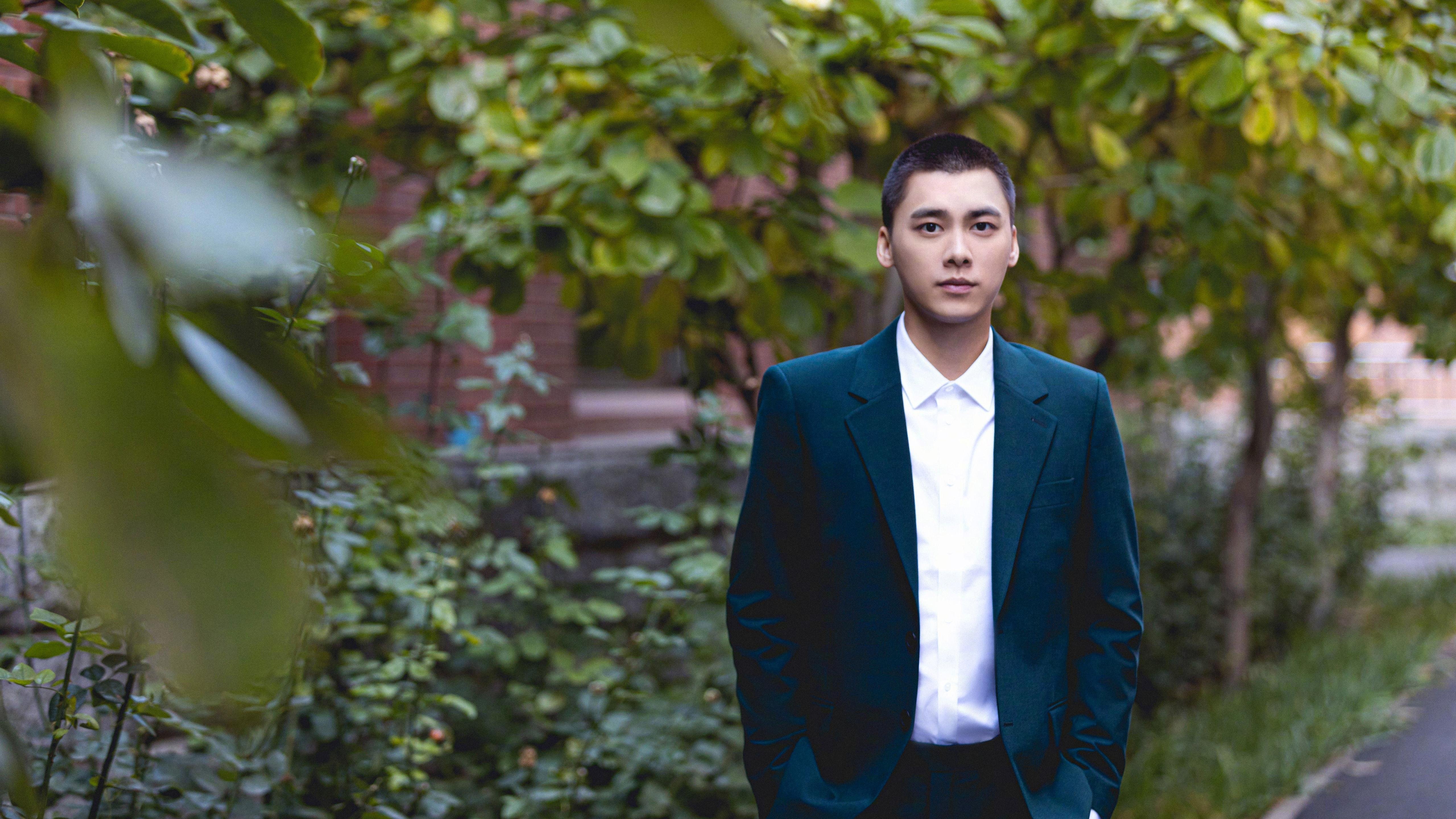 这是一篇为您定制的深度文章,标题设计兼具新闻冲击力与文学叙事感,内容围绕唯一性展开,将比赛描写、战术分析、命运对决融为一体